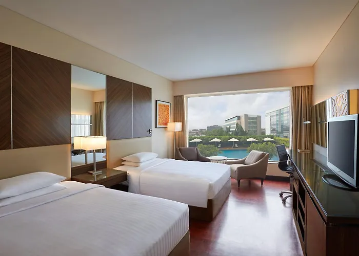 Courtyard By Marriott Mumbai International AirportAirport Hotel